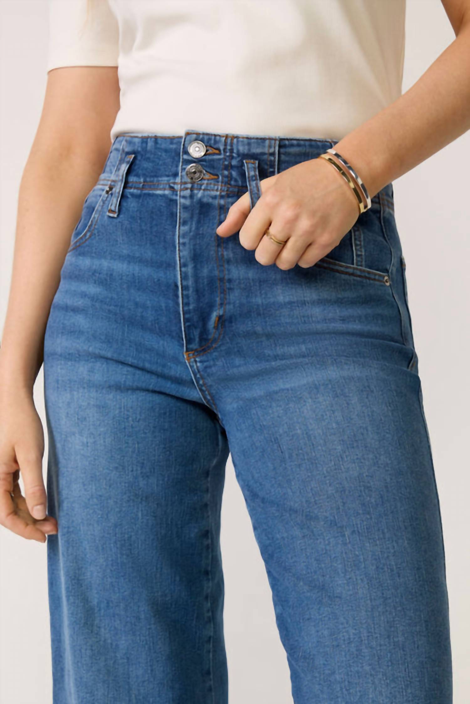 Frame - The Seamed Wide Trouser Crop Jean
